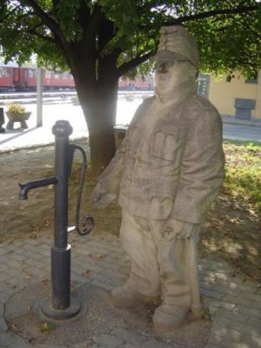Socha Dobr�ho voj�ka �vejka pri �elezni�nej stanici