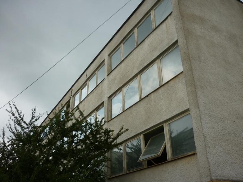 Výmena okien na Gymnáziu sv. Jána Zlatoústeho - pred