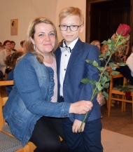 DARČEK v podobe hudby, spevu, tanca a ruže