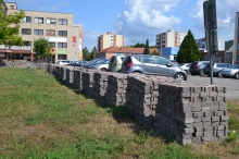 Parkovisko pred MsÚ Humenné