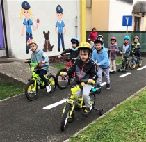 ZAHLASUJTE za MŠ ŠTEFÁNIKOVA: Do školy na bicykli