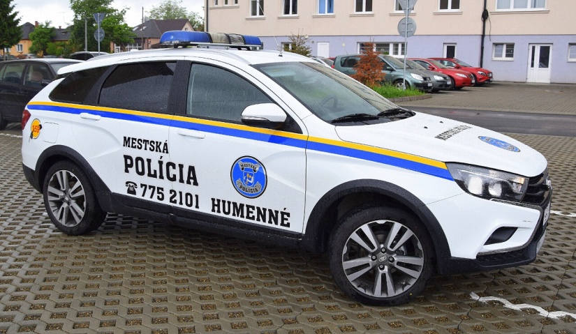Mestská Polícia Humenné má nové služobné auto - Ladu Vesta SW Cross