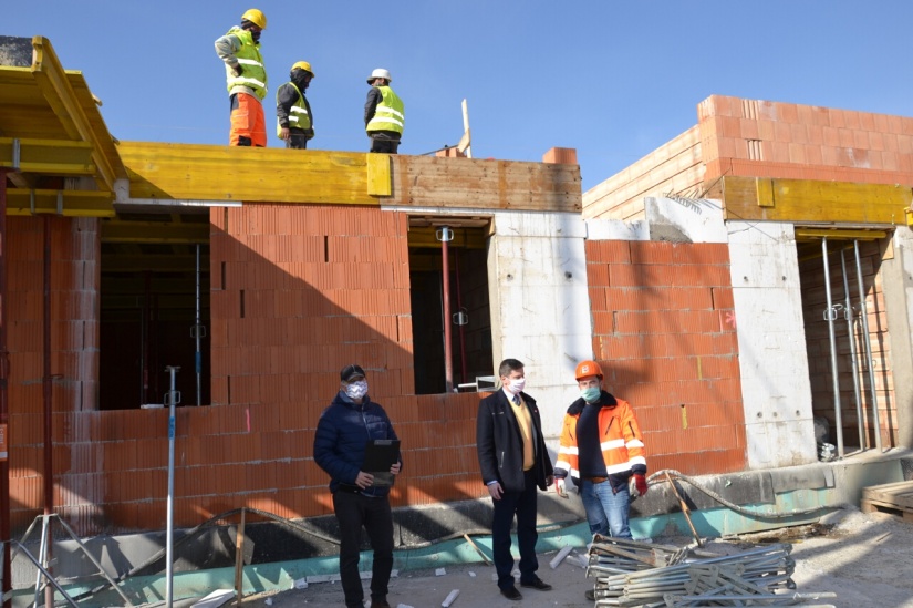 Novostavba bytovky na Sídlisku pod Sokolejom