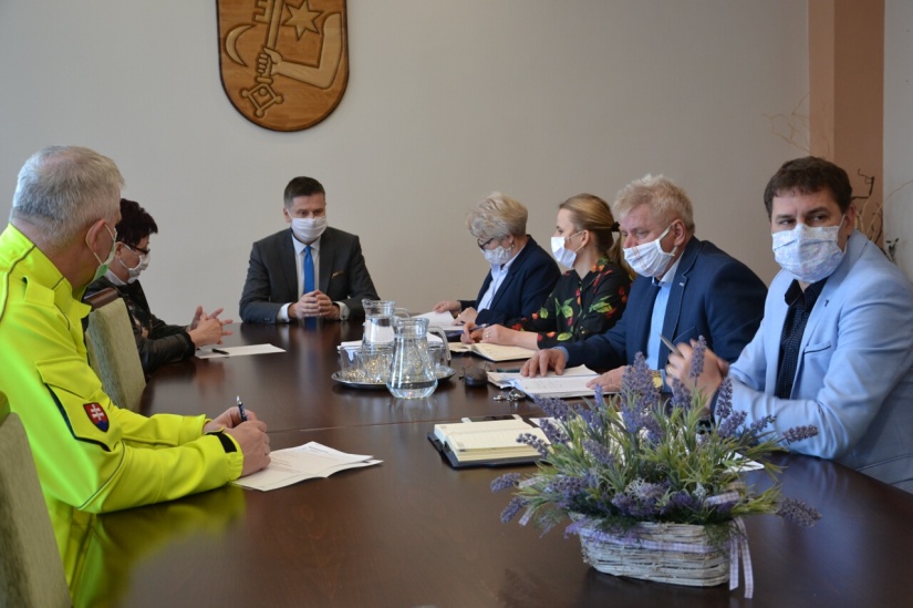 Riaditelia mestských príspevkových organizácií a vedenie mesta