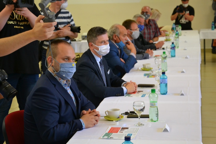 Poslanec Tomáš Šudík a primátor Miloš Meričko na pracovnom stretnutí