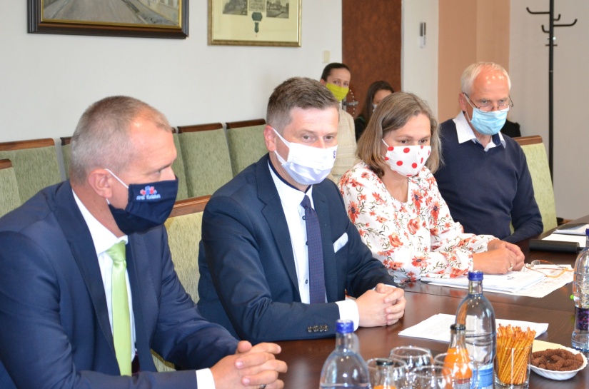 Miloš Meričko a humenská strana na rokovaní