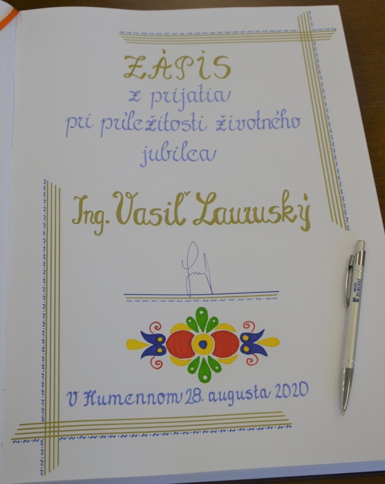 Podpis do Pamätnej knihy mesta Humenné