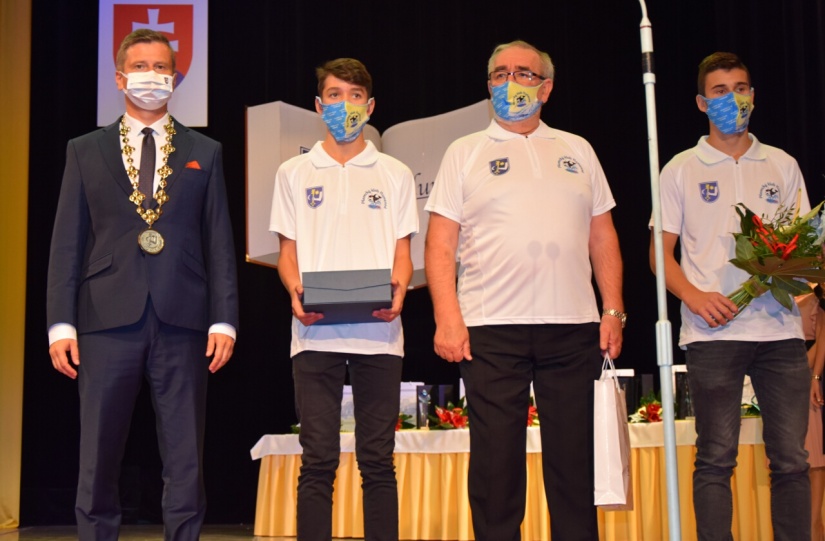 Primátor mesta a Plavecký klub Chemes Humenné