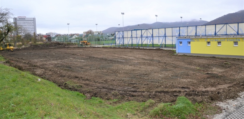 Budúce parkovisko v areáli futbalového štadióna