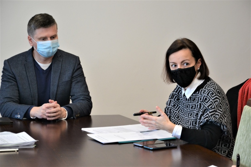 Primátor Miloš Meričko a Lenka Lesňáková (RÚVZ Humenné)