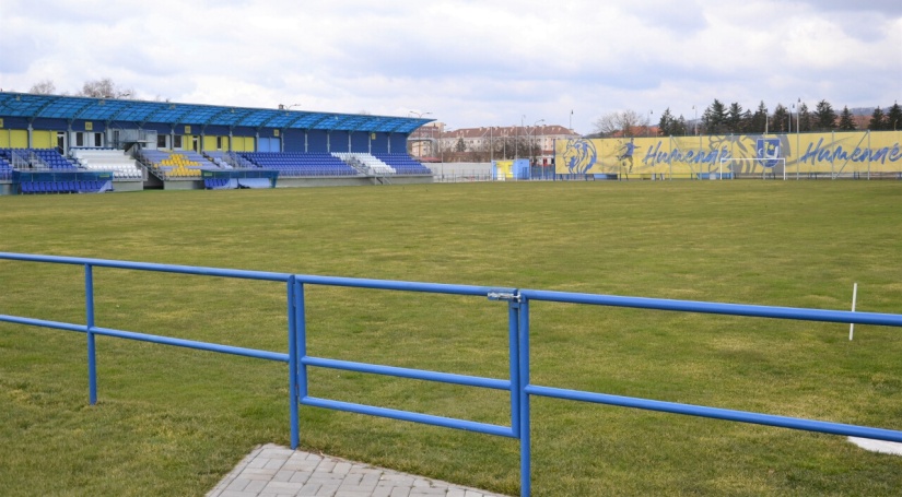 Hracia plocha futbalového štadióna