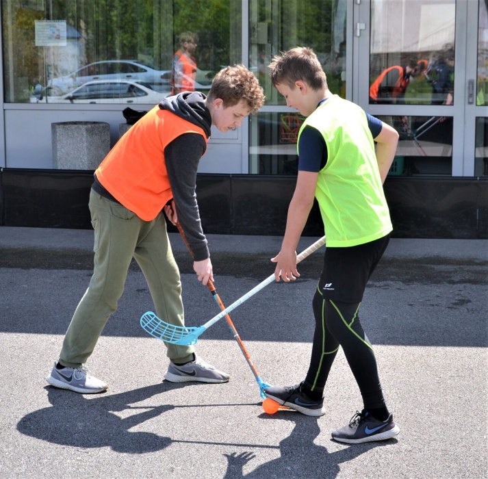 Neváhaj a pod hrať florbal 2021