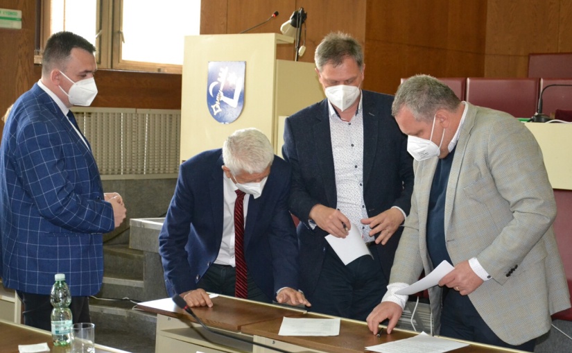 Hlasovanie poslancov MsZ Humenné