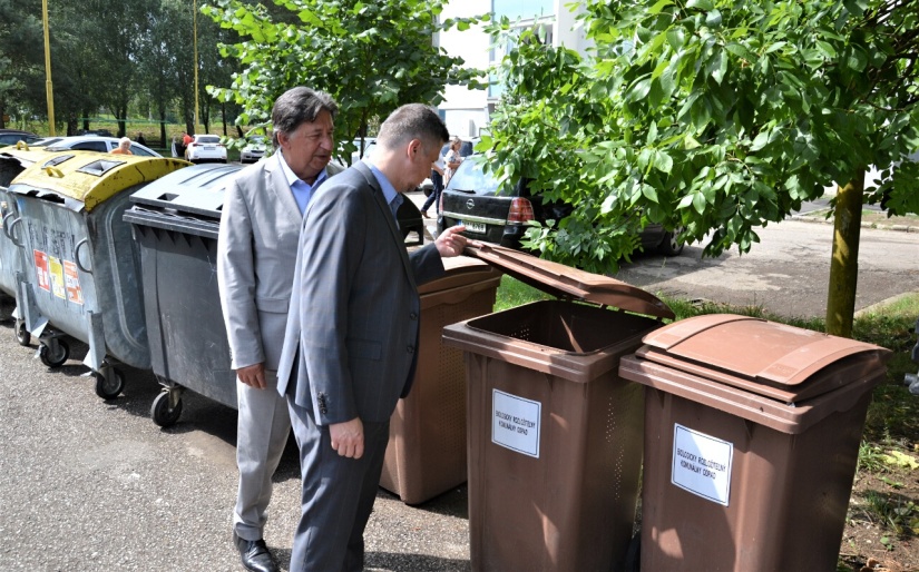 Ján Budaj, mInister životného prostredia, sa zaujímal o zber bioodpadu v Humennom