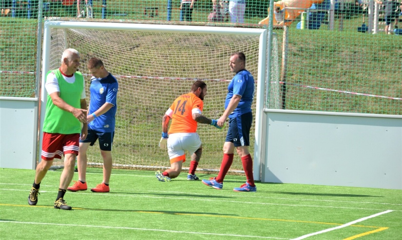 Malý futbal - Dubníčania vs. Poslanci
