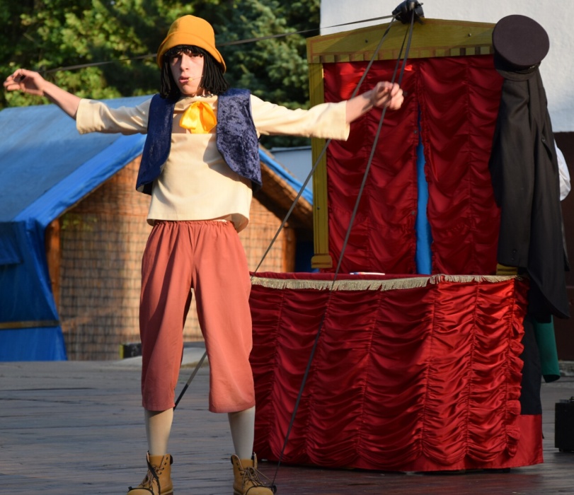 Na javisku Pinocchio – javajka – marioneta i maňuška