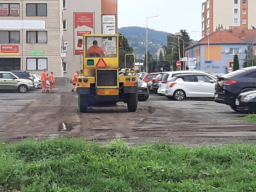Rekonštrukcia parkoviska pred MsÚ Humenné