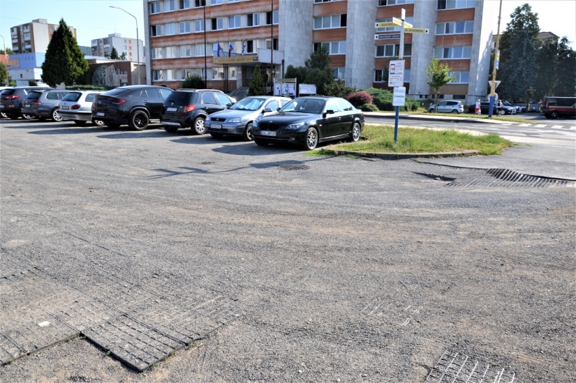 Rekonštrukcia parkoviska pred MsÚ Humenné