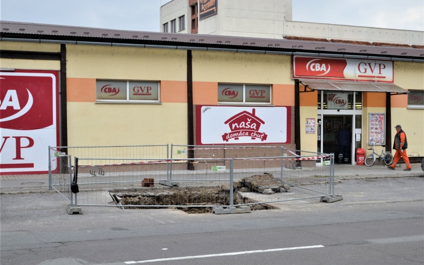 Havária potrubia na Laboreckej ulici