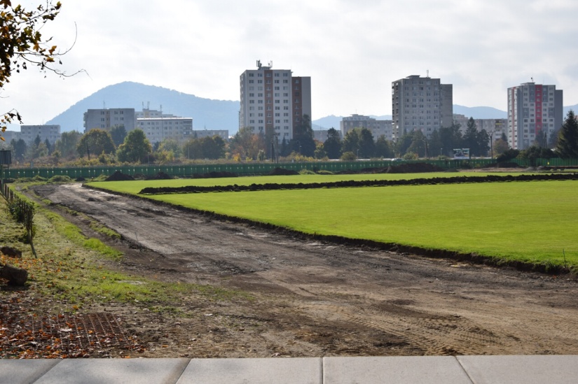 Rekonštrukcia tartanovej dráhy - II. fáza (október 2021)