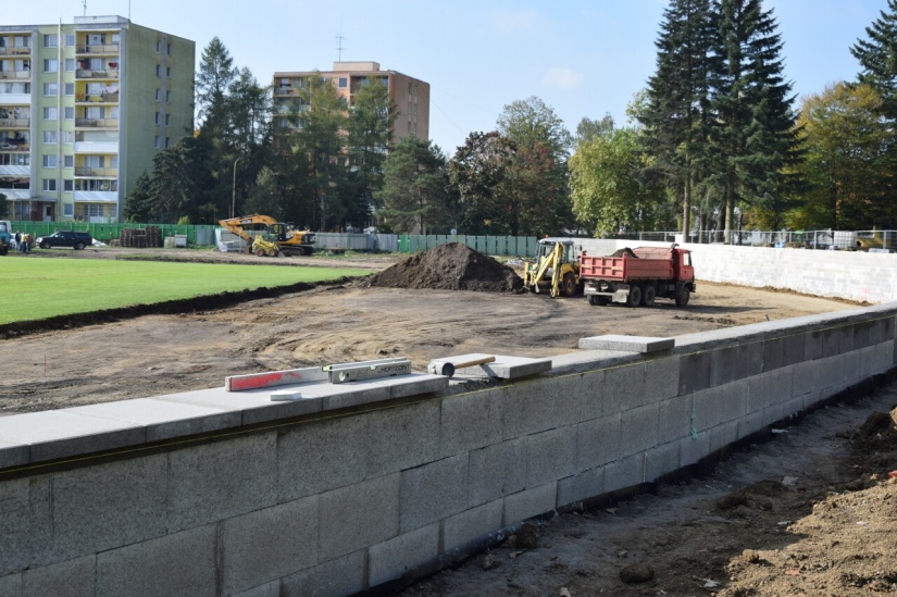 Rekonštrukcia tartanovej dráhy - II. fáza (október 2021)