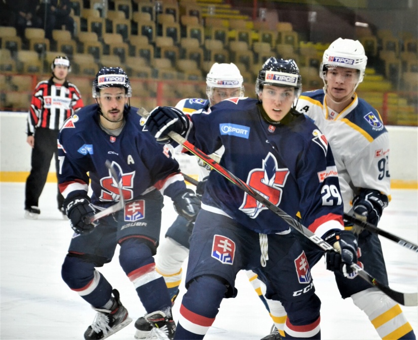HC 19 Humenné - Modré krídla Slovan 1:0. Matej Farkaš