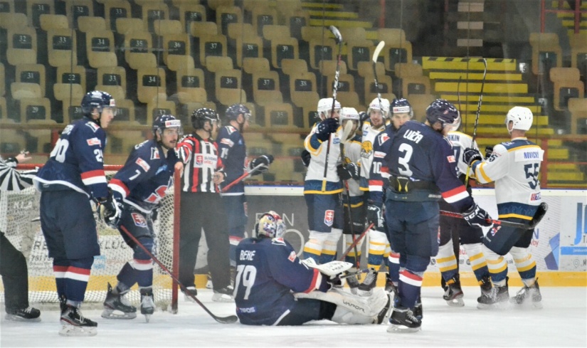 HC 19 Humenné - Modré krídla Slovan 1:0.