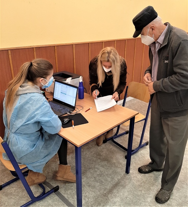 Veľkokapacitné očkovacie centrum (Obchodná akadémia) 19.12.2021