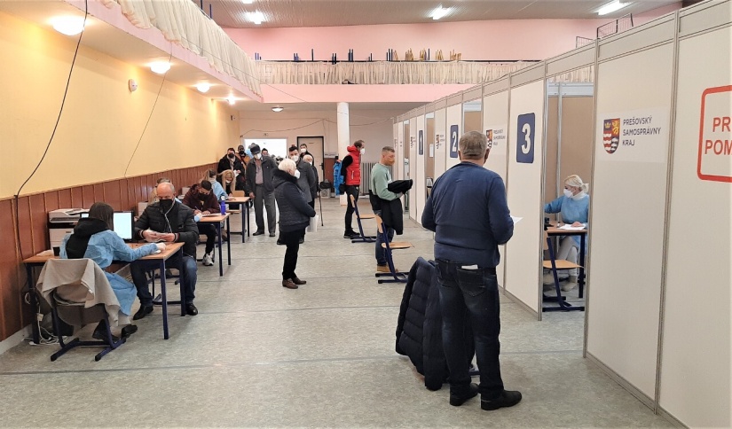 Veľkokapacitné očkovacie centrum (Obchodná akadémia) 19.12.2021