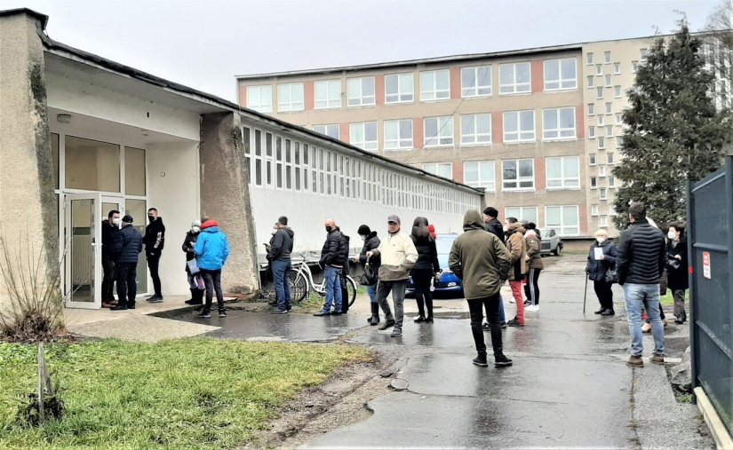 Veľkokapacitné očkovacie centrum (Obchodná akadémia) 19.12.2021