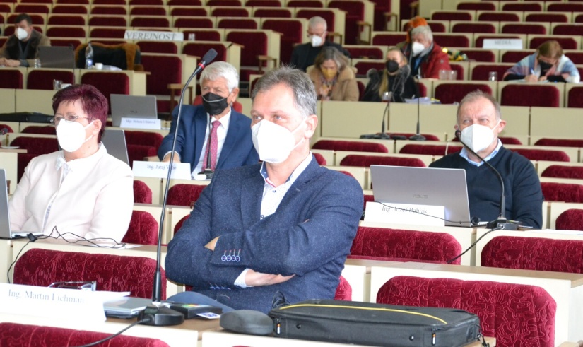 Poslanci rokovali o znížení ceny tepla pre rok 2022
