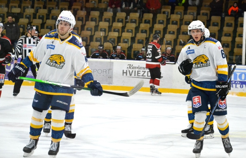 Dominik Borov, Adam Stripai