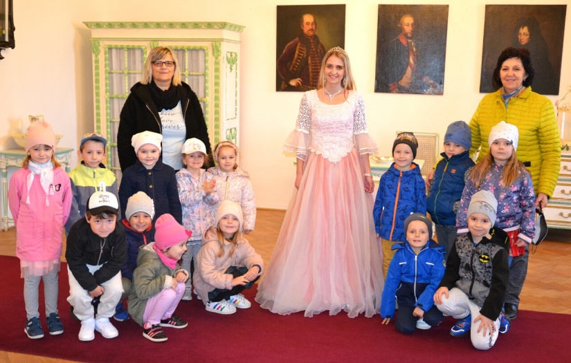 Rozprávkové sprevádzanie v kaštieli - MŠ Osloboditeľov
