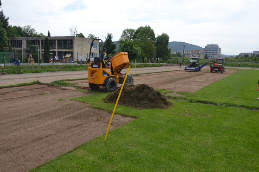 Kontrolný deň výstavby atletického štadióna (17.5.2022)