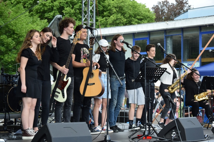 Via arto band