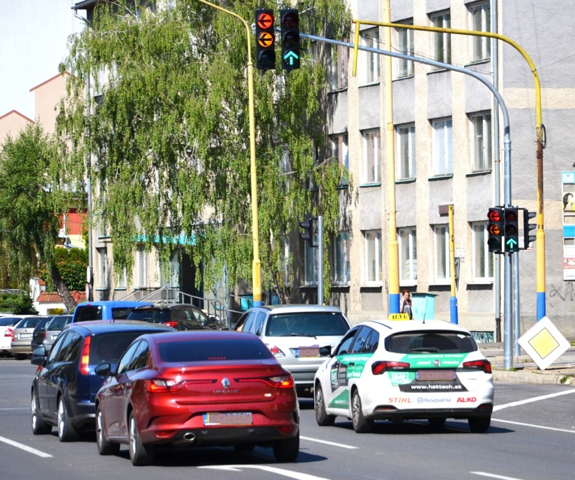 Rekonštrukcia svetelnej signalizácie na križovatke ulíc Kukorelliho - Mierová