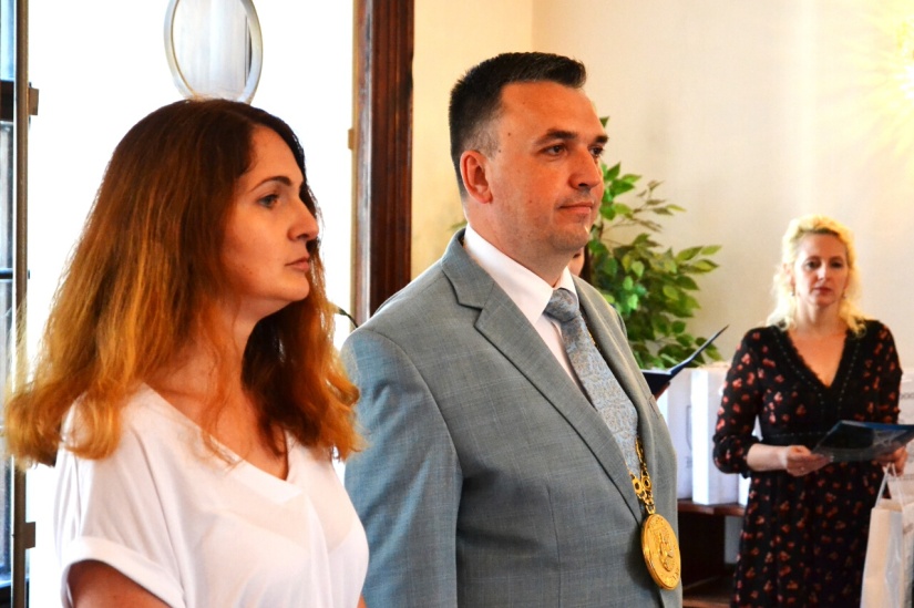 Ocenenie žiakov ZŠ - Ján Rusinko (cenu prevzala mama)