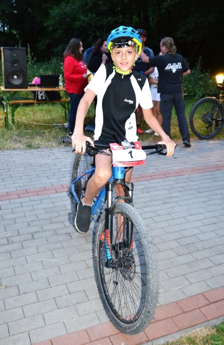 Nočná cyklistická časovka na Hubkovej