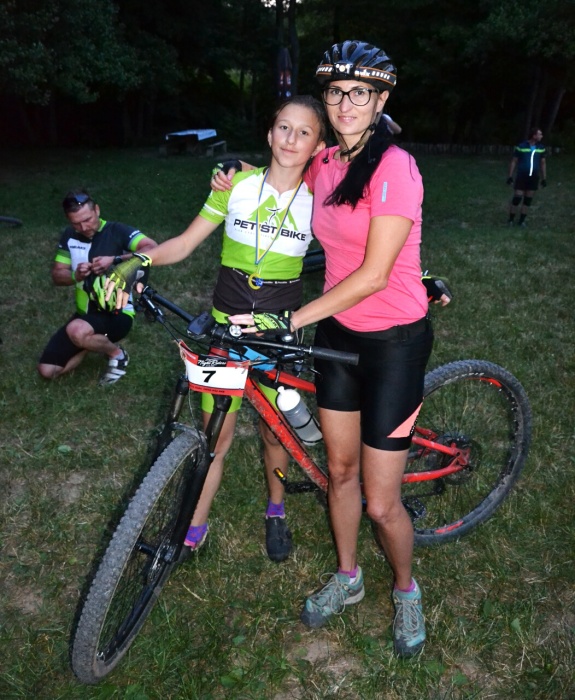 Nočná cyklistická časovka na Hubkovej