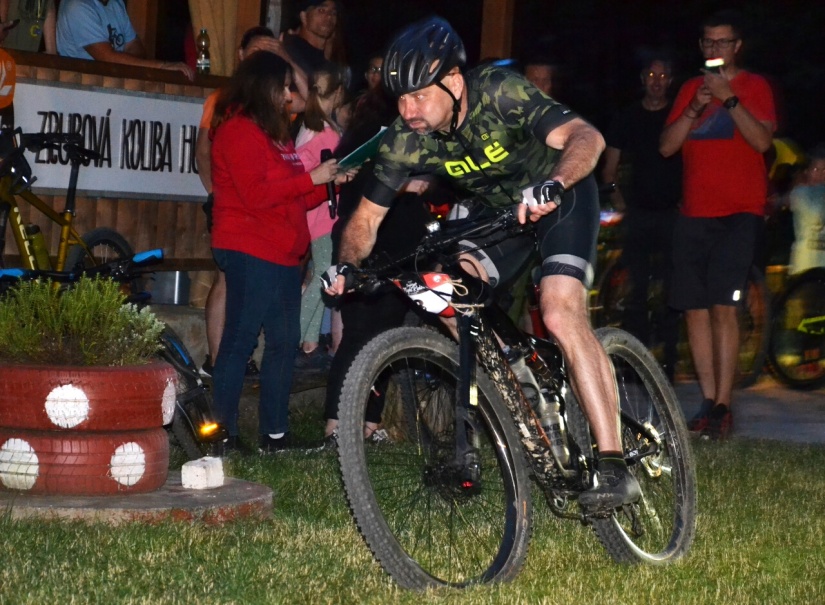 Nočná cyklistická časovka na Hubkovej