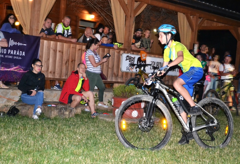 Nočná cyklistická časovka na Hubkovej