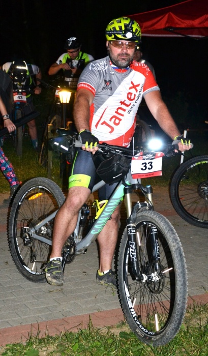 Nočná cyklistická časovka na Hubkovej