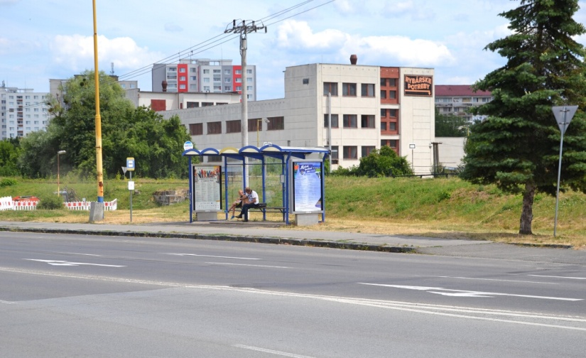 Autobusová zastávka. Výluka smer Medzilaborce