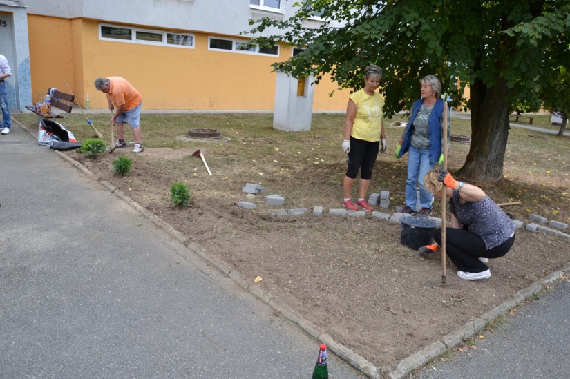 Brigáda na Laboreckej 75 - "Skrášľujem svoje mesto"