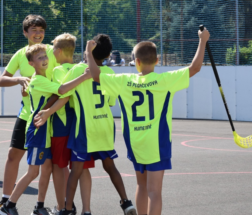 Hokejbalový turnaj vyhralo družstvo ZŠ Pugačevova