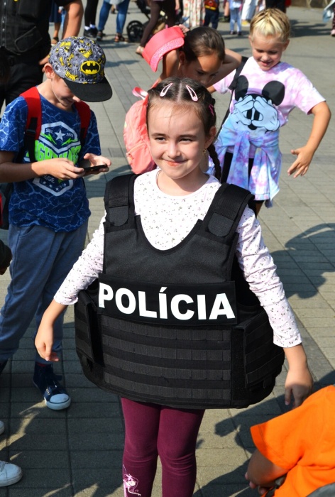 Prezentácia policajných, hasičských i záchranárskych zložiek.