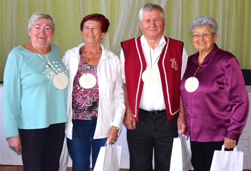 B. Sibertová, E. Zelmanovičová, J. Borč a A. Firdová (víťazi turnaja)