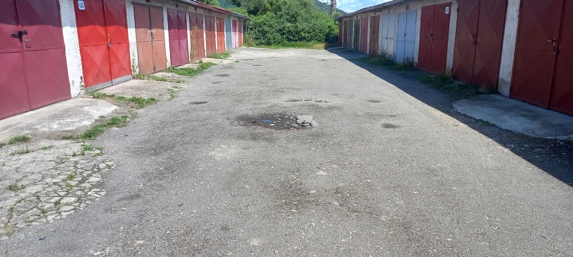 Rekonštrukcia medzigarážových priestorov / Laborecká ul.
