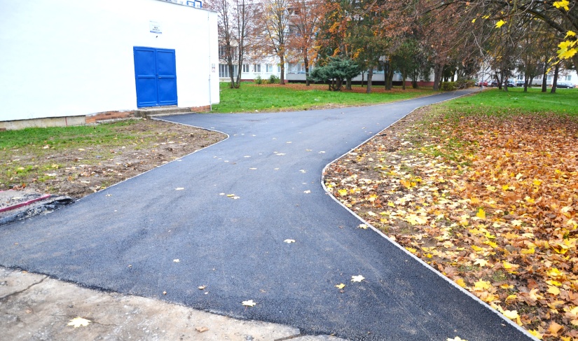 Investičné akcie november 2022 - chodník Třebíčska