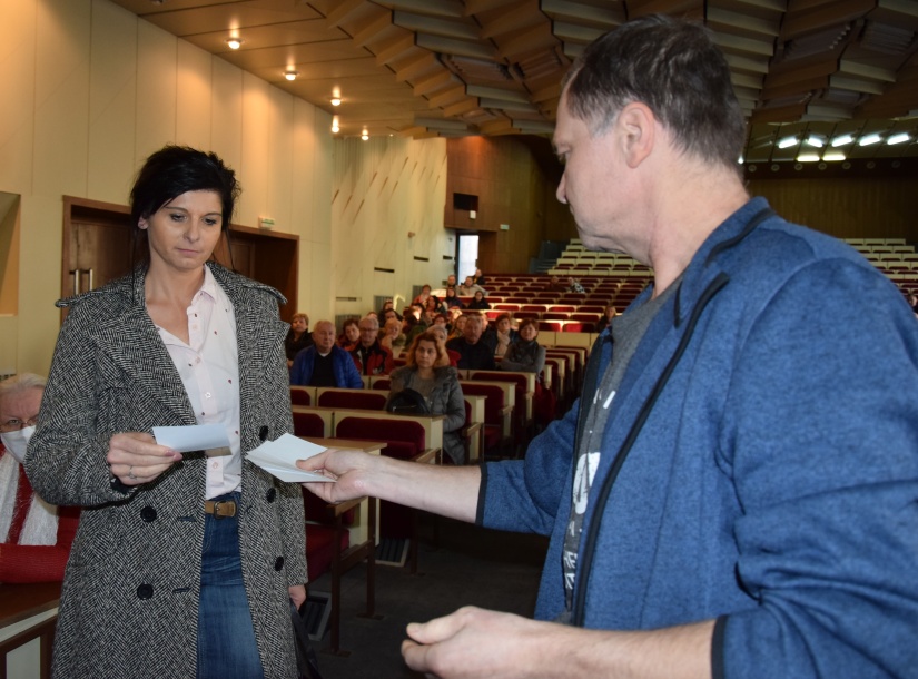 REFERENDUM: členovia i zapisovatelia zložili sľub